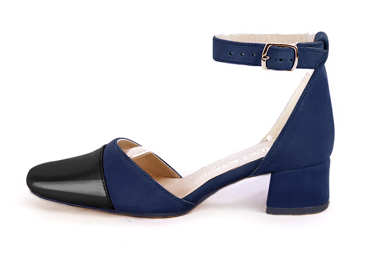 Gloss black and navy blue women's open side shoes, with a strap around the ankle. Round toe. Low flare heels. Profile view - Florence KOOIJMAN